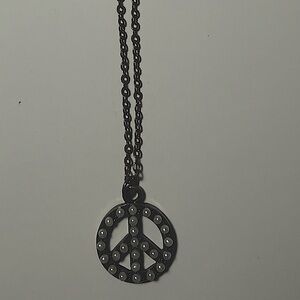 Claire’s Vintage Style Pearl Peace Sign Necklace